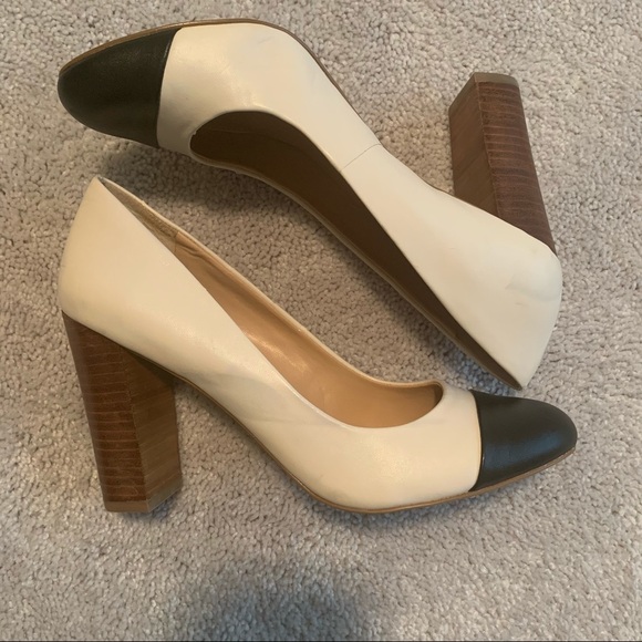 Banana Republic heels - Picture 1 of 7